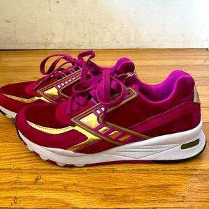 Brooks Regent Women’s size 6.5 shoes